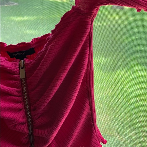 Hot pink crop top anyone? - Picture 3 of 3